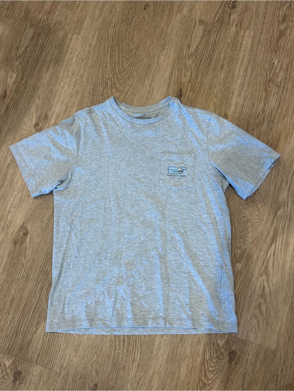Vineyard Vines Light Gray Martha’s Vineyard inspired tee - Picture 2 of 5